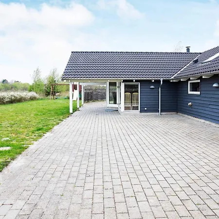 14 Person In Rodby-by Traum