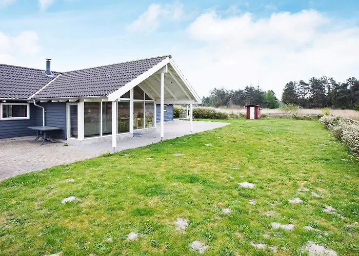 14 Person In Rodby-by Traum *